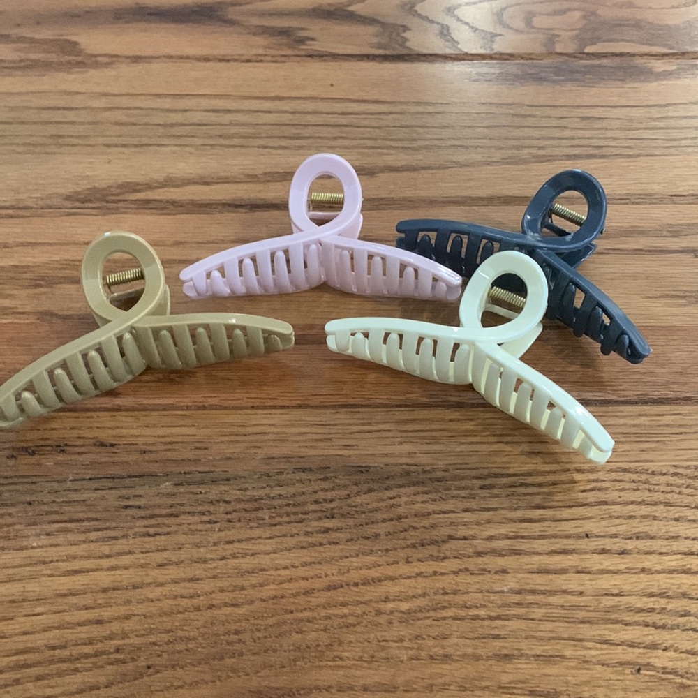 12 Hair Clips - Picture 8 of 10